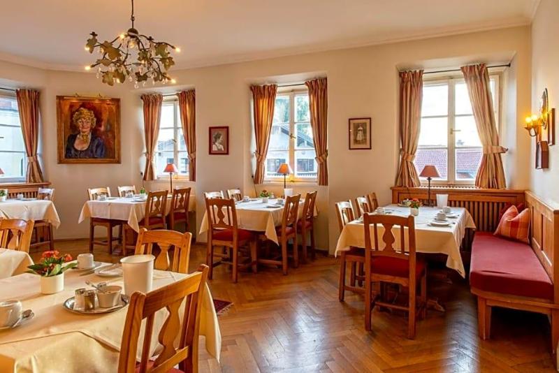Hotel Gasthof Alte Post Holzkirchen image