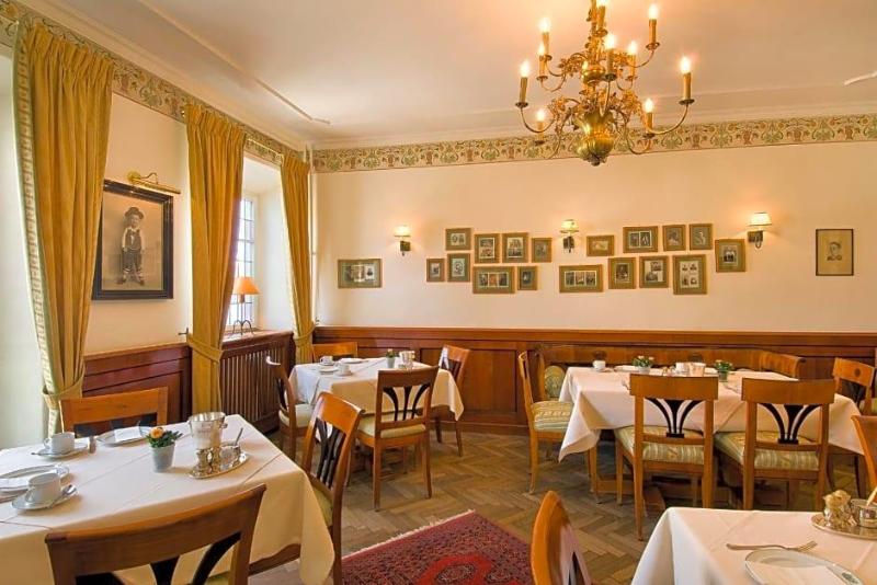 Hotel Gasthof Alte Post Holzkirchen image