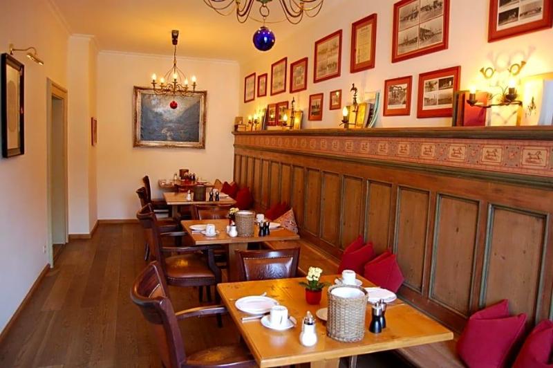Hotel Gasthof Alte Post Holzkirchen image
