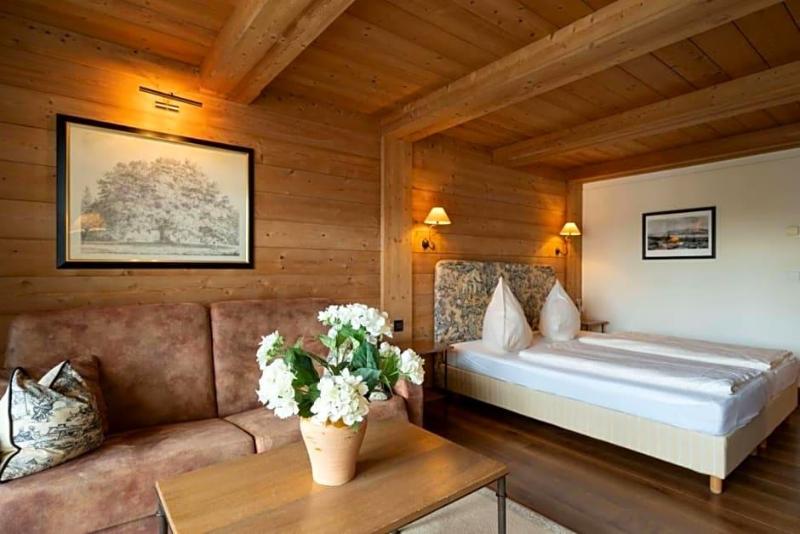 Hotel Gasthof Alte Post Holzkirchen image