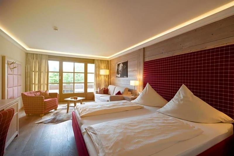 Hotel Gasthof Alte Post Holzkirchen image