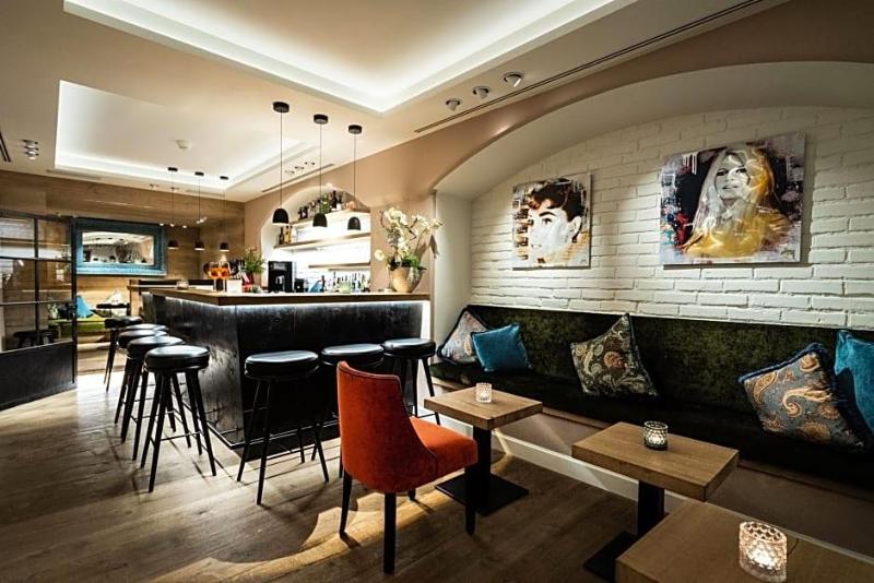 Hotel Gasthof Alte Post Holzkirchen image