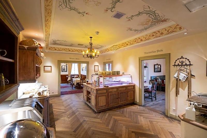 Hotel Gasthof Alte Post Holzkirchen image