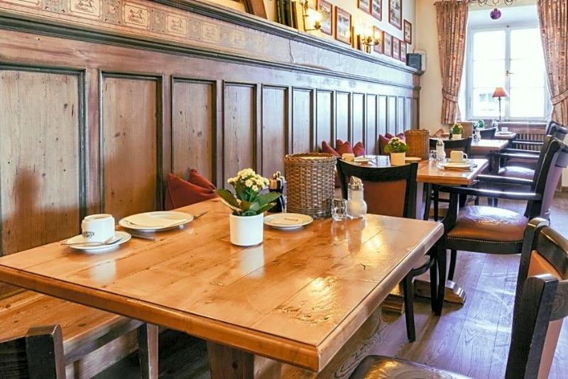 Hotel Gasthof Alte Post Holzkirchen image