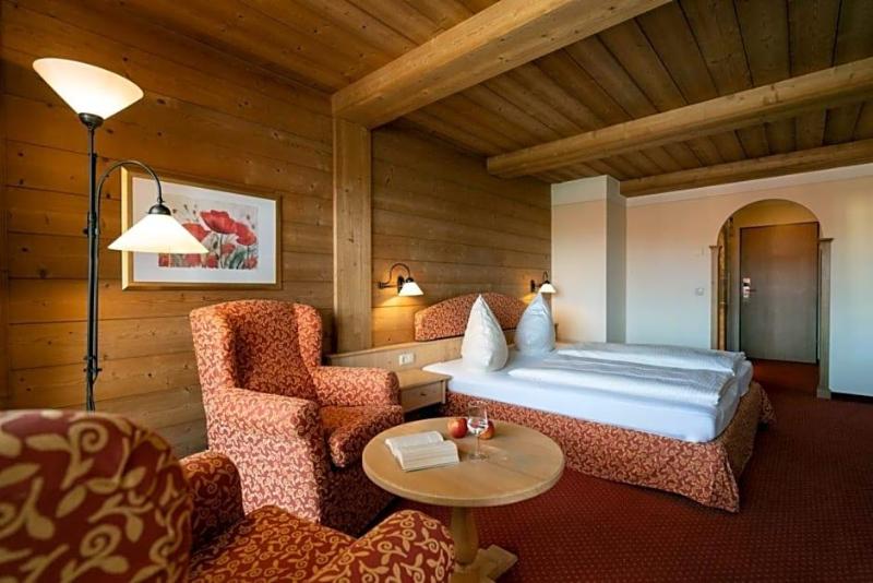Hotel Gasthof Alte Post Holzkirchen image