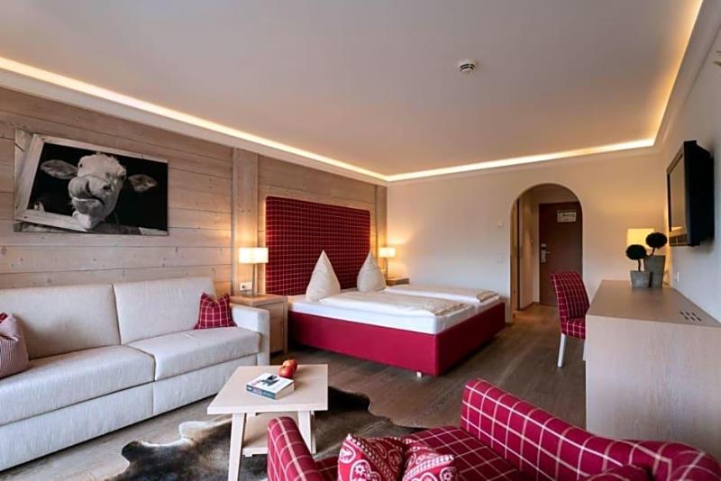 Hotel Gasthof Alte Post Holzkirchen image