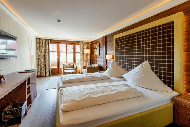 Hotel Gasthof Alte Post Holzkirchen image