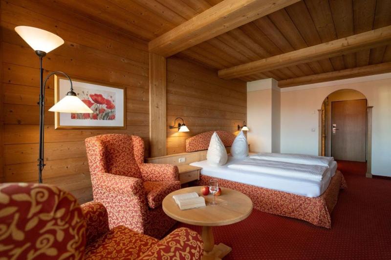 Hotel Gasthof Alte Post Holzkirchen image
