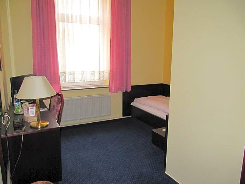 Hotel Wettin image