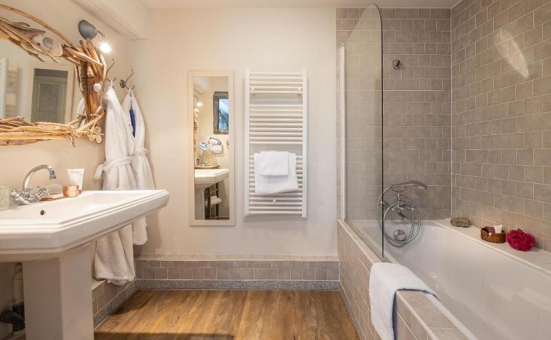 La Marine De Loire Hôtel & Spa image