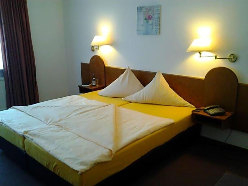 Heidehotel Herrenbrvºcke image