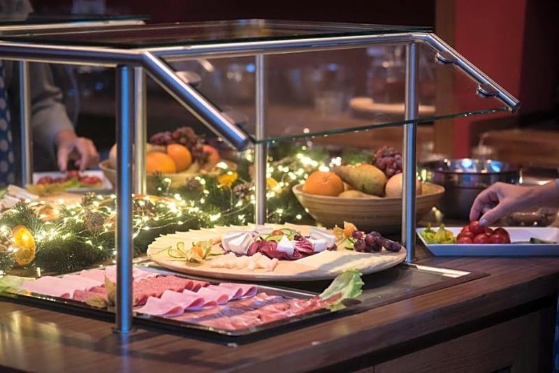 Hotel-restaurant 1735 image