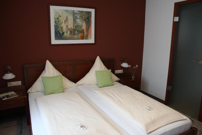 Hotel-restaurant 1735 image