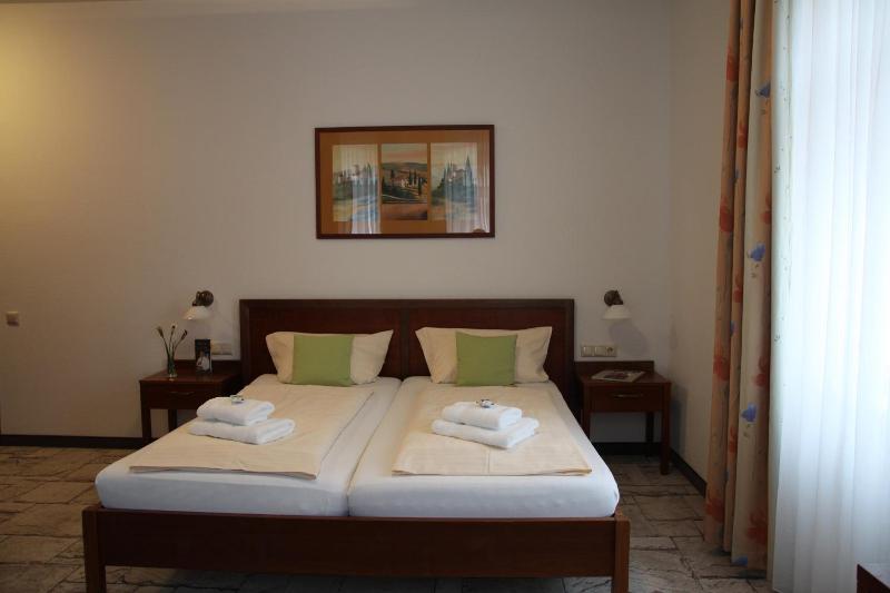 Hotel-restaurant 1735 image