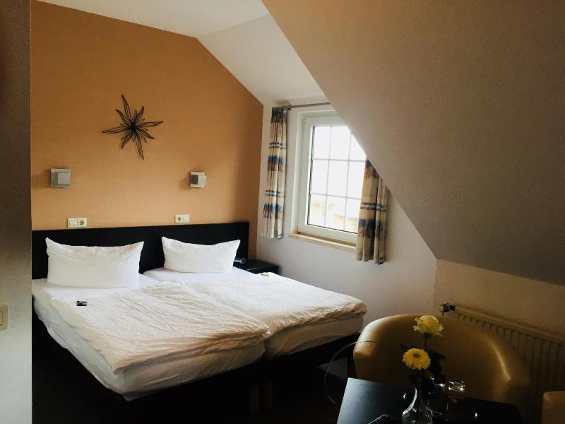 Hotel Wuelfers Gasthaus image