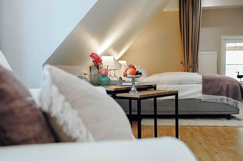 Romantik Hotel Kv?llners Landhaus image