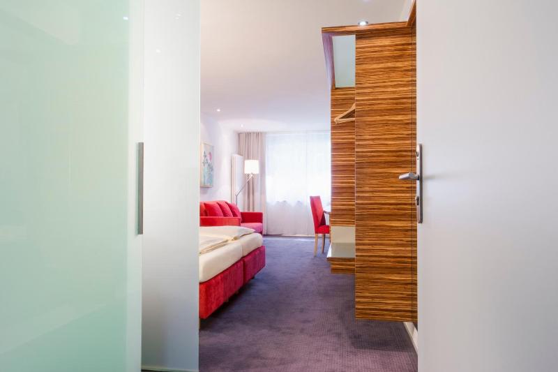 Parkhotel Schillerhv?he image