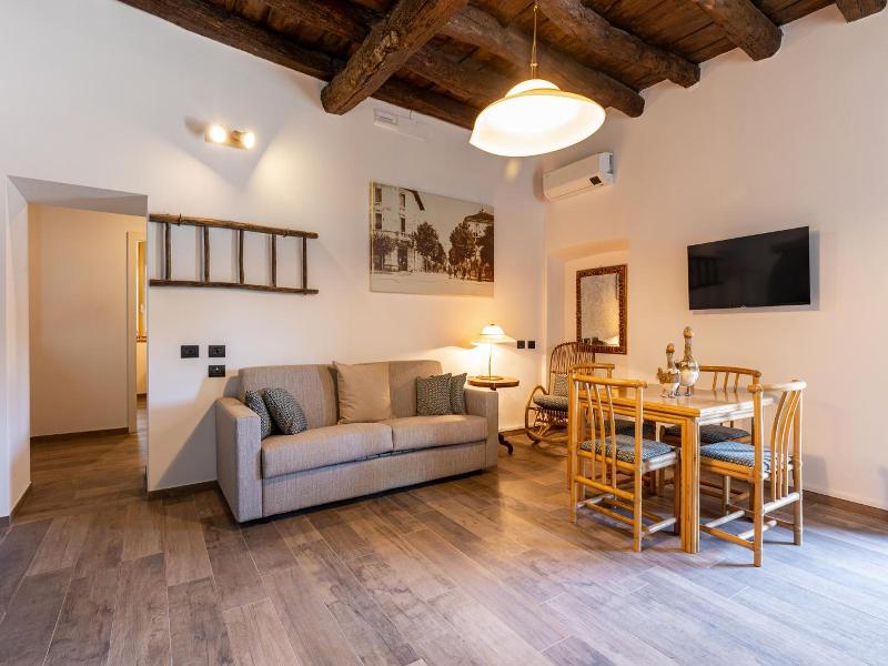 La Casa Del Mulino image