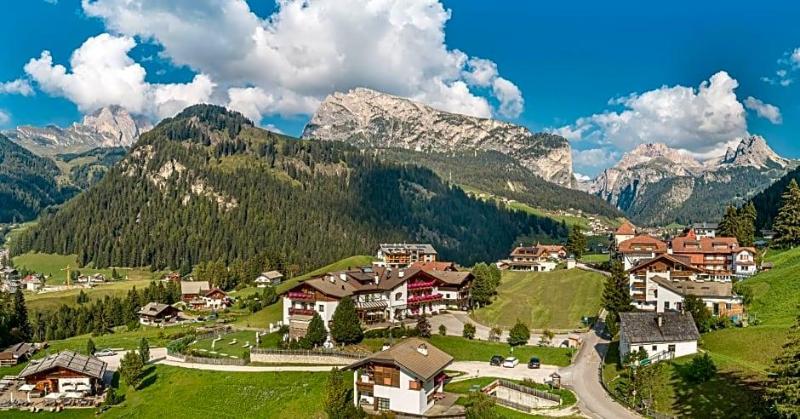 Hotel Chalet Dlaces image