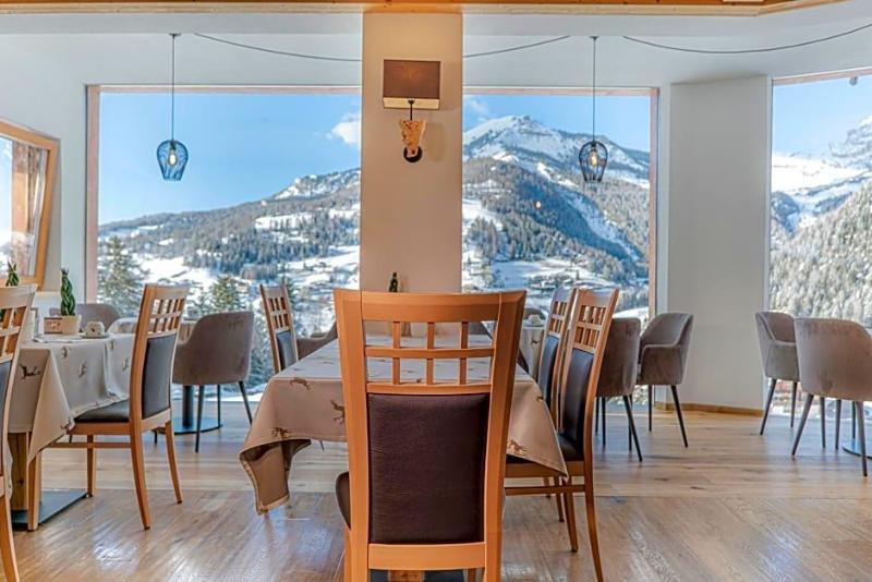 Hotel Chalet Dlaces image