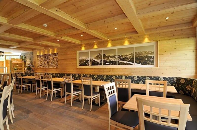 Hotel Chalet Dlaces image