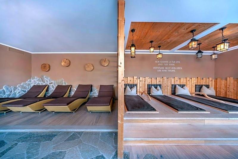 Hotel Chalet Dlaces image