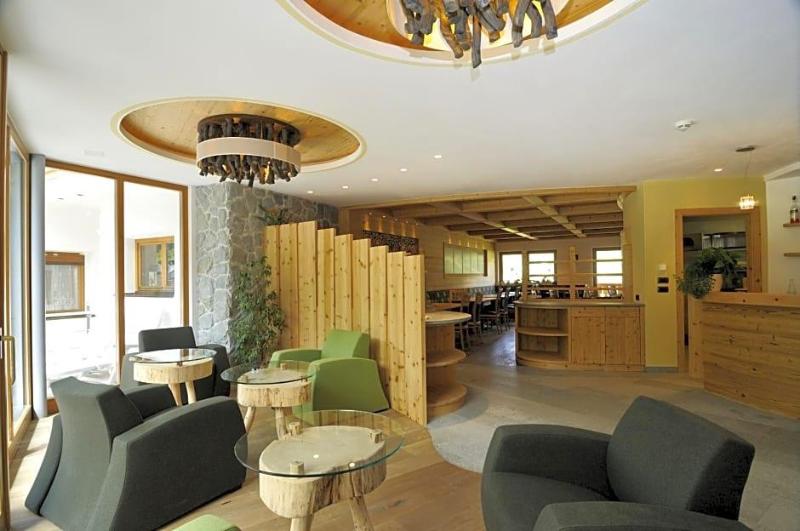 Hotel Chalet Dlaces image