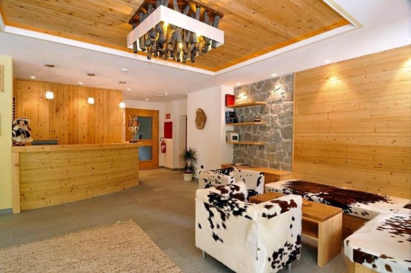 Hotel Chalet Dlaces image