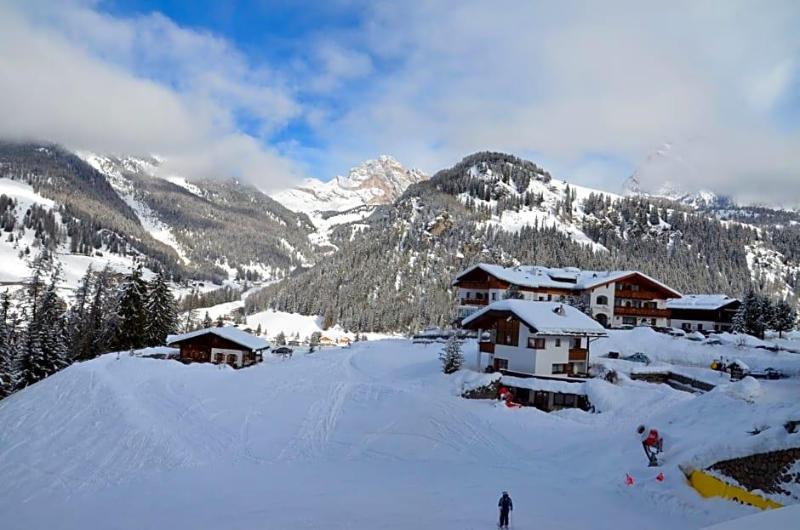 Hotel Chalet Dlaces image