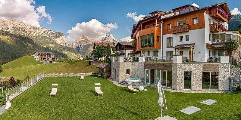 Hotel Chalet Dlaces image