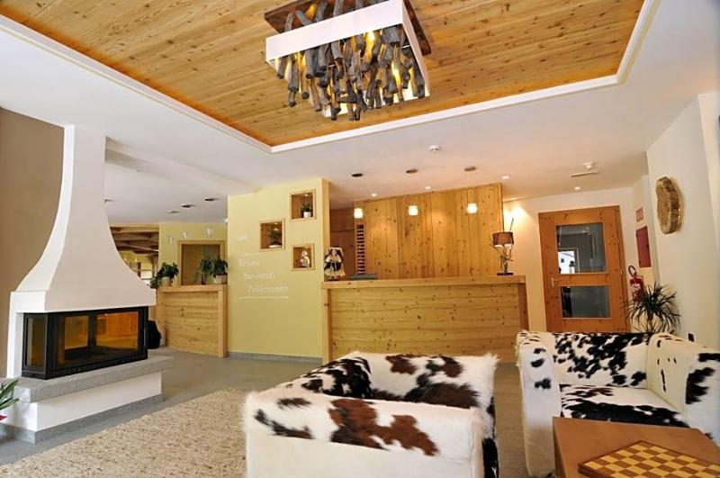 Hotel Chalet Dlaces image