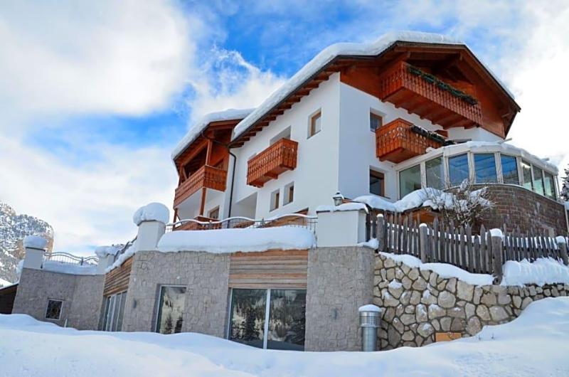 Hotel Chalet Dlaces image