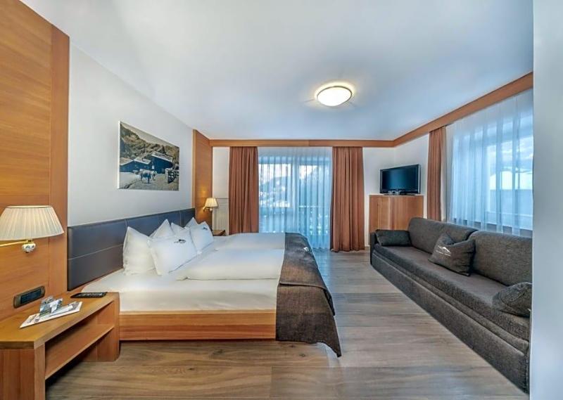 Hotel Chalet Dlaces image