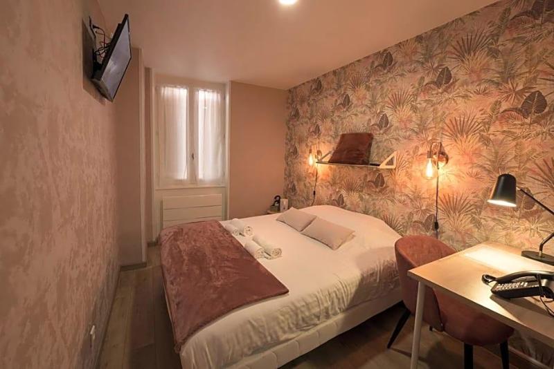 Hotel De La Croisee image