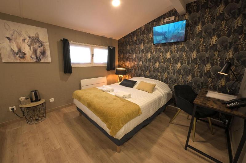 Hotel De La Croisee image
