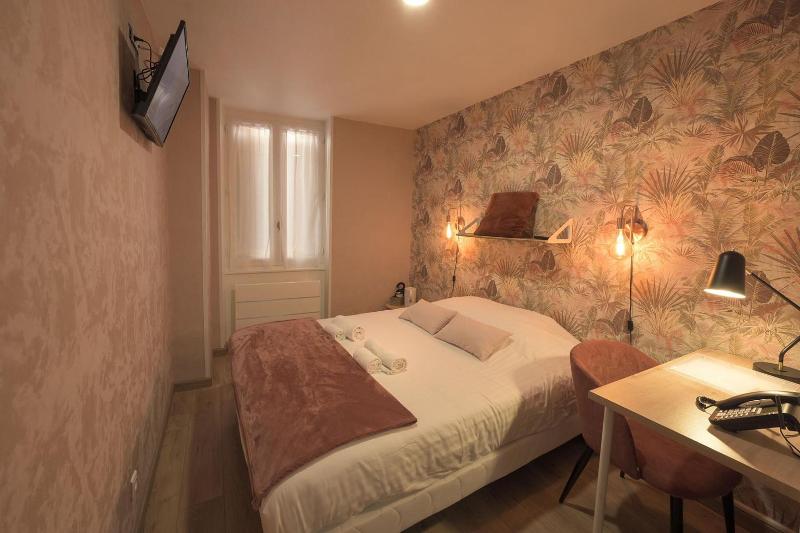 Hotel De La Croisee image