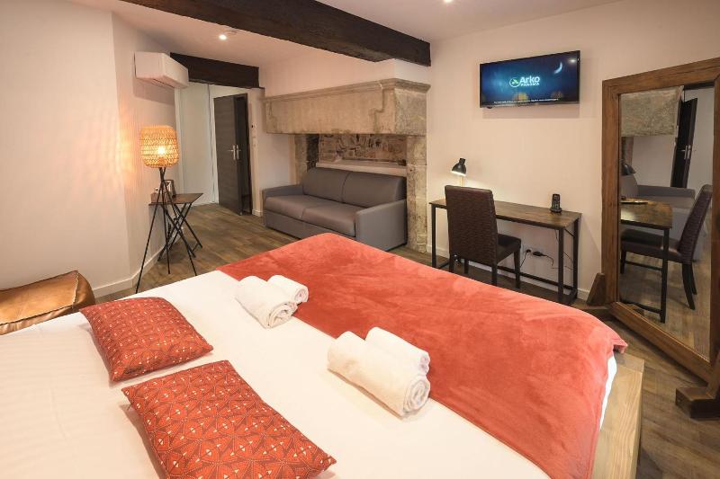 Hotel De La Croisee image