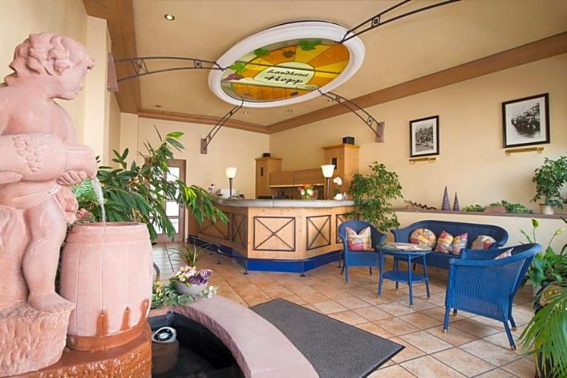 Landhotel Hopp Garni image
