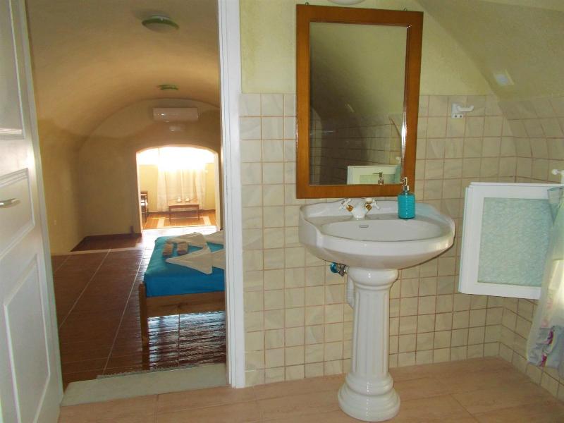 Loukas Kontos Traditional House — photo 45
