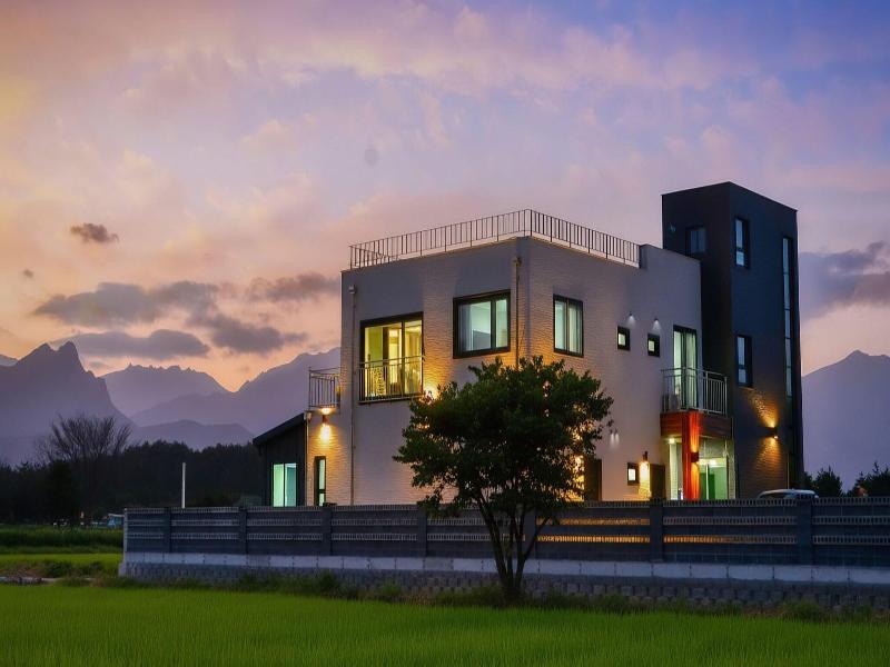 Sokcho Lasso Pool Villa Pension