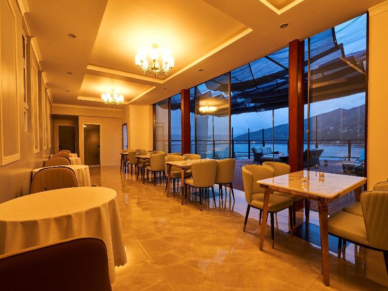 Hotel Himalaya Sea image