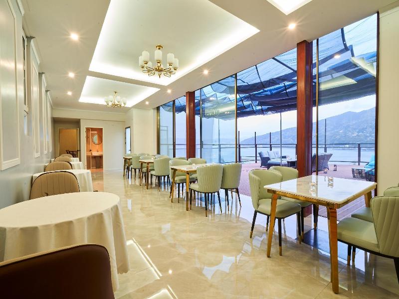 Hotel Himalaya Sea image
