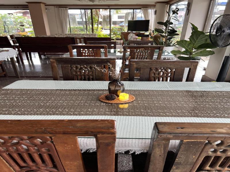Ritzy House Hotel image