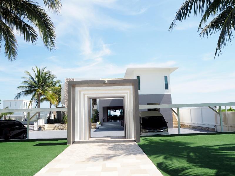 Vela Villa Cha Am