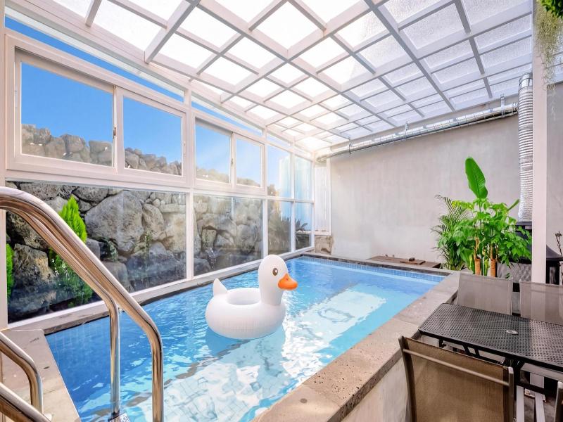 Seogwipo Dawa Pool Villa Pension — photo 19