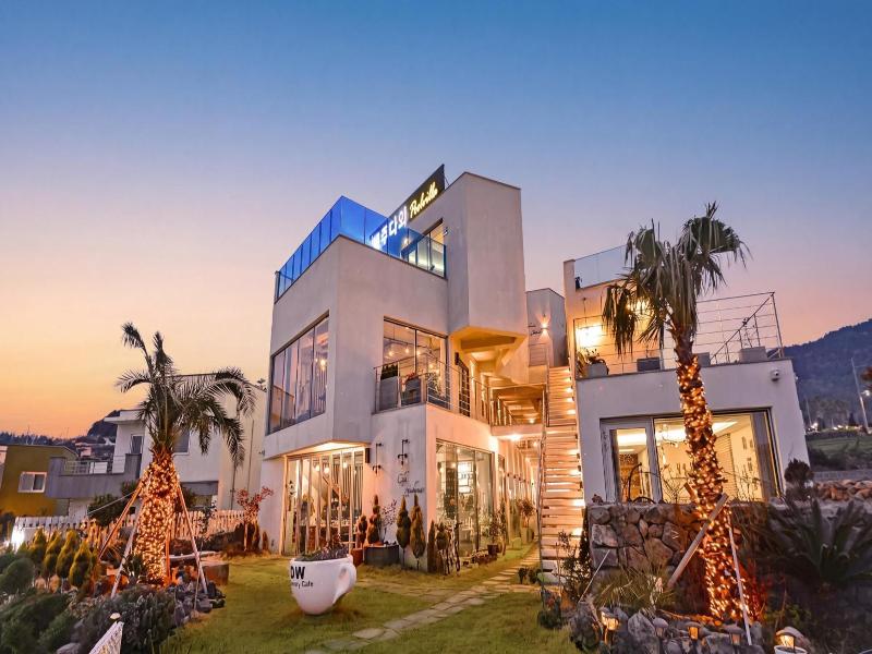 Seogwipo Dawa Pool Villa Pension — photo 17