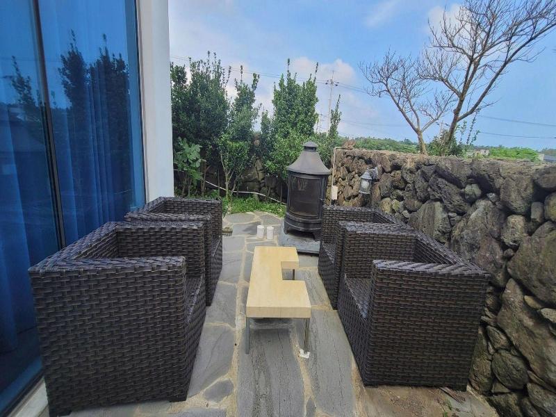 Seogwipo Dawa Pool Villa Pension — photo 18