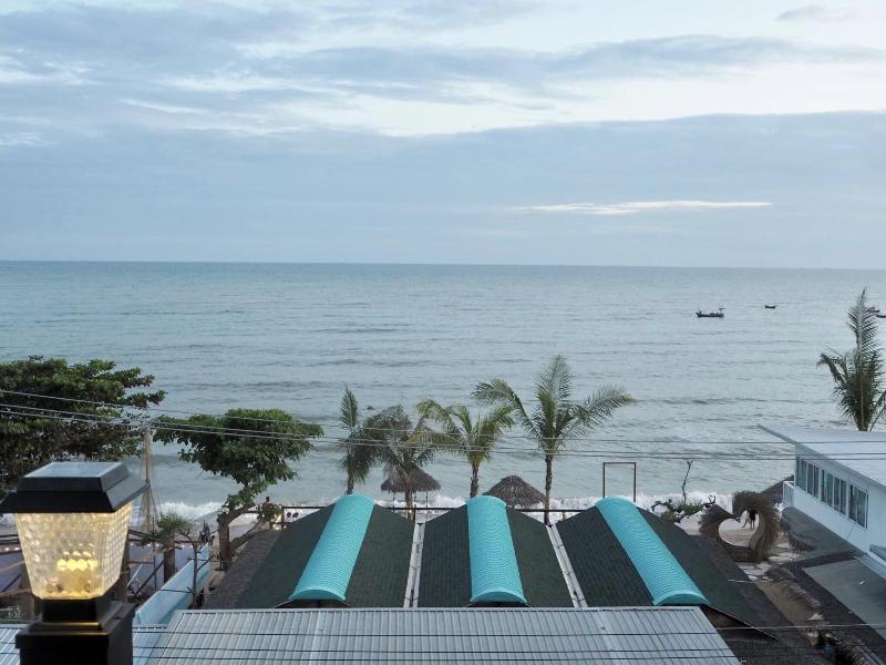 Triple O Phala Beach image
