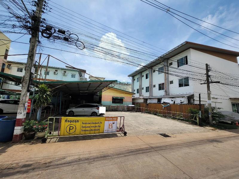 Beyond 21 Hotel image