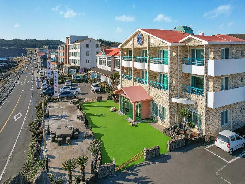 Jeju Kidsgajok Badatgahauseu